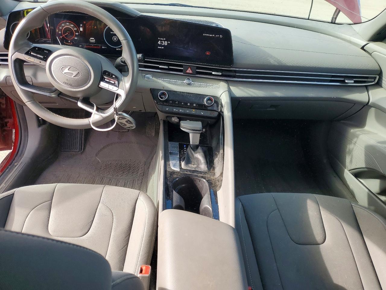 2024 HYUNDAI ELANTRA