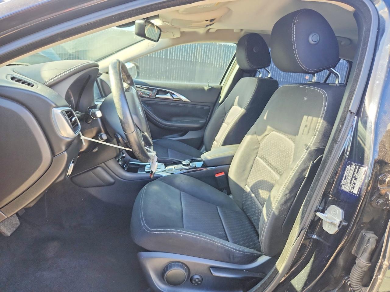 2017 INFINITI QX30