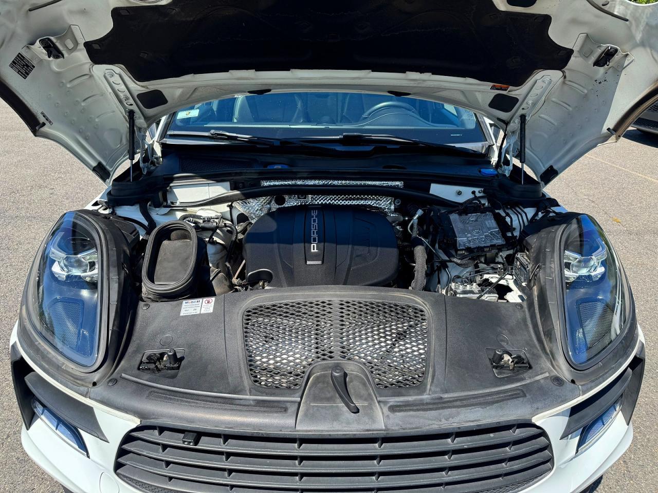 2020 PORSCHE Macan