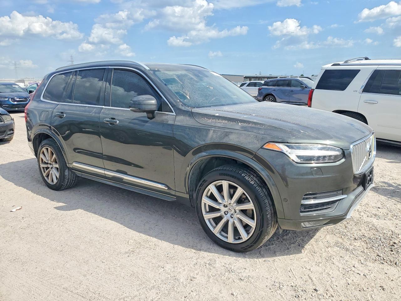 2018 VOLVO XC90