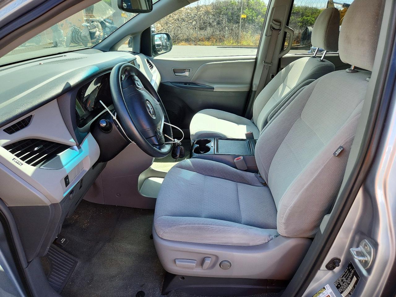 2015 TOYOTA SIENNA