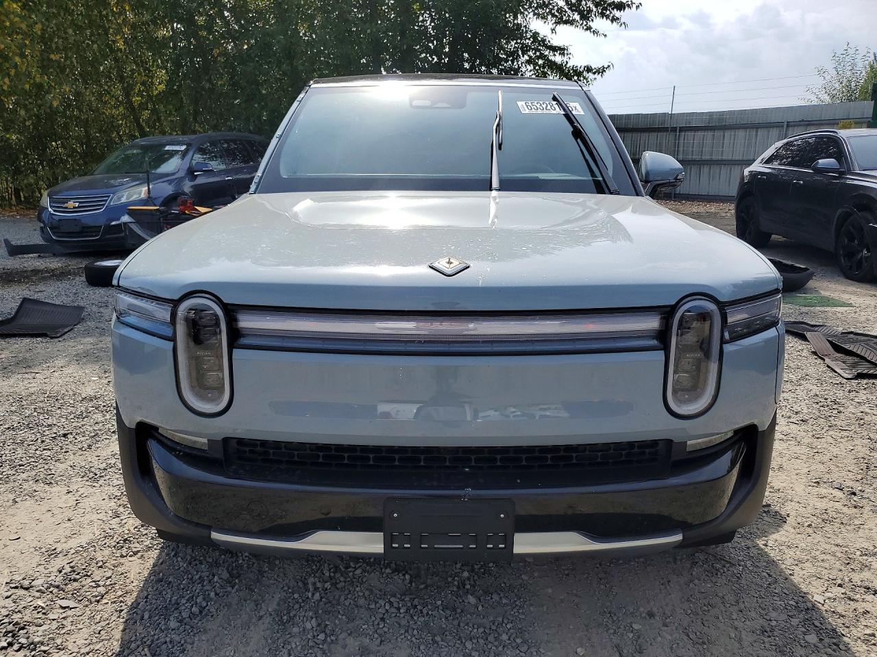 2025 RIVIAN R1s