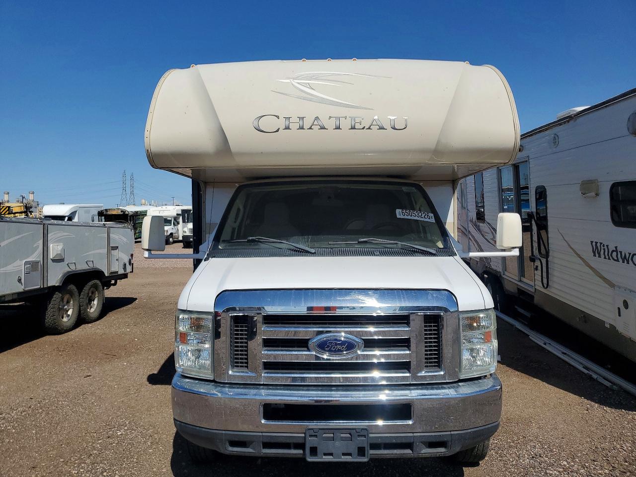 2017 FORD Chateau