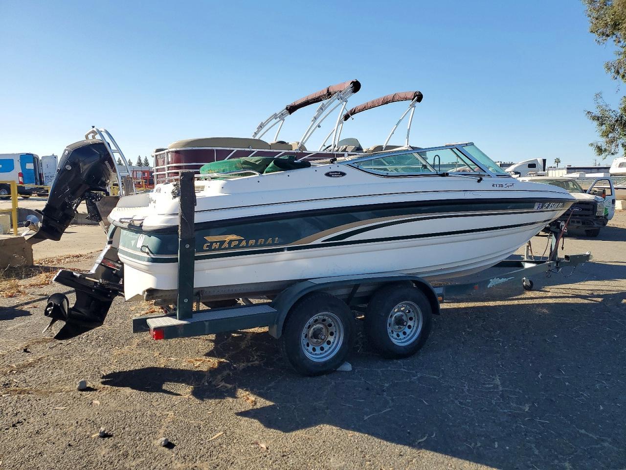 1999 Chaparral Boat
