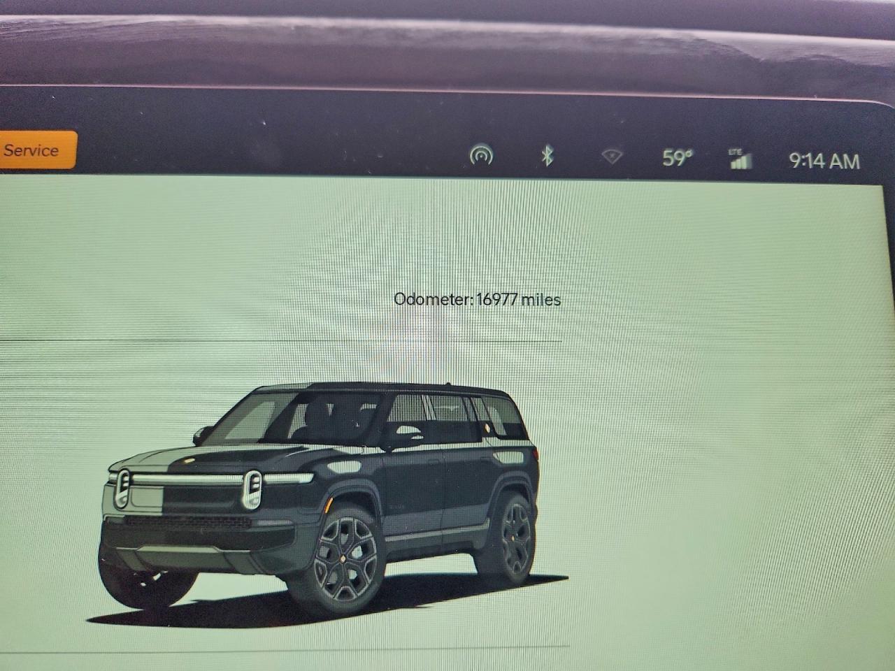 2025 RIVIAN R1s