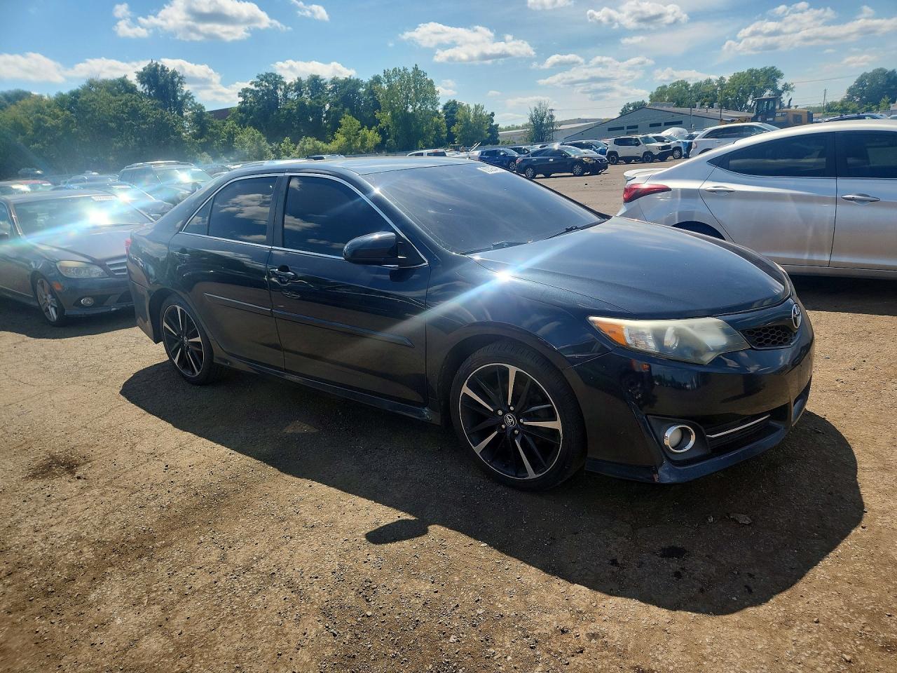 2014 TOYOTA CAMRY