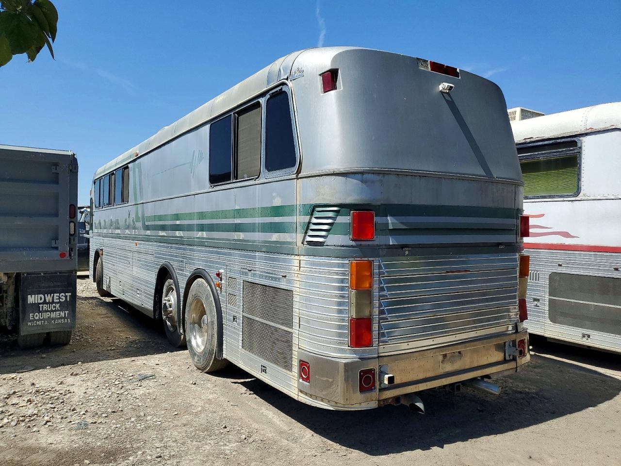 1982 Silver Eagle Bus