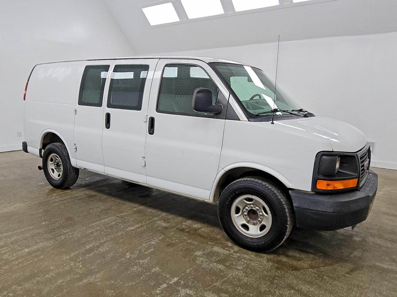 2015 GMC Savana