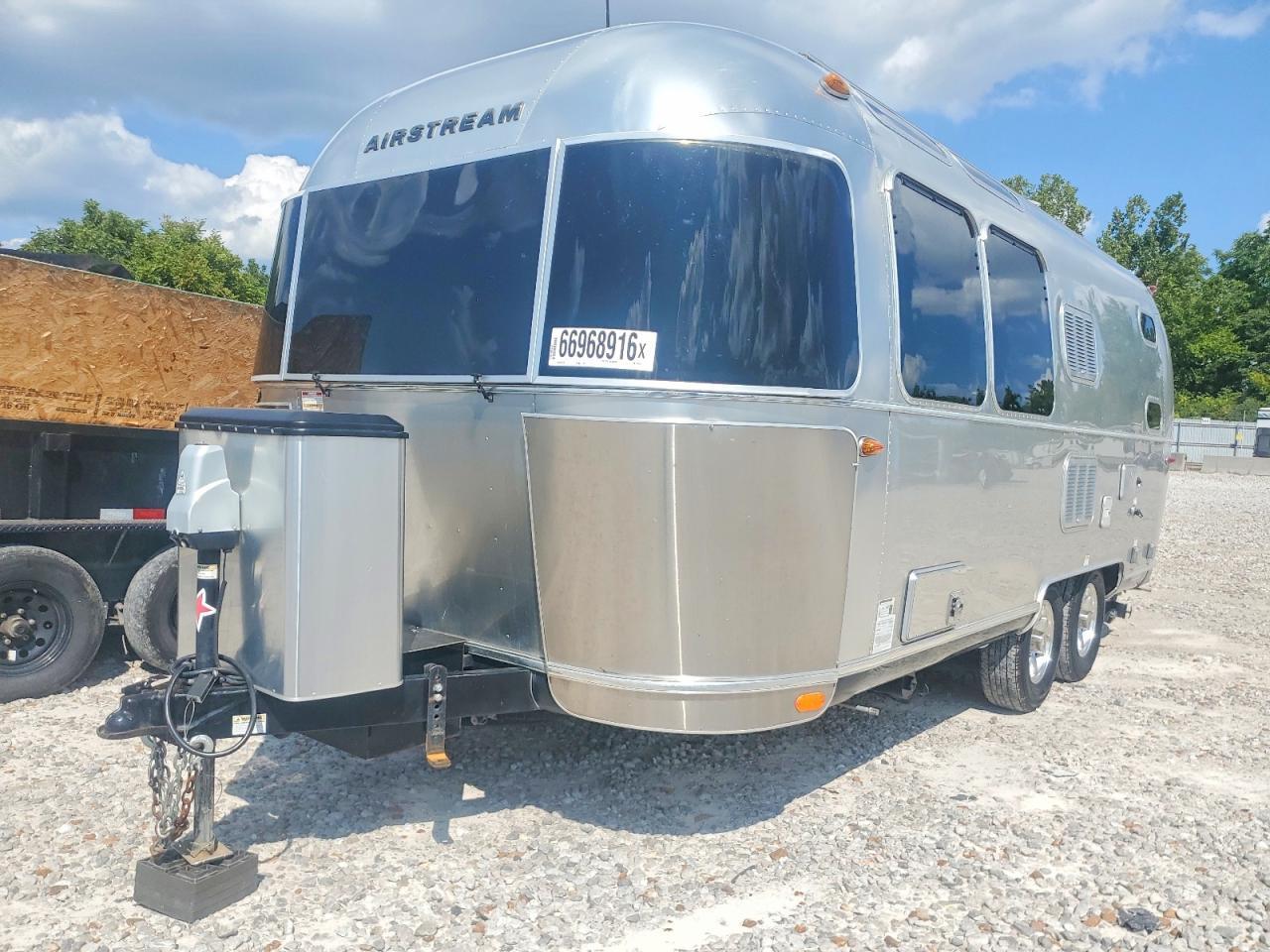 2018 AIRSTREAM Flying Cloud