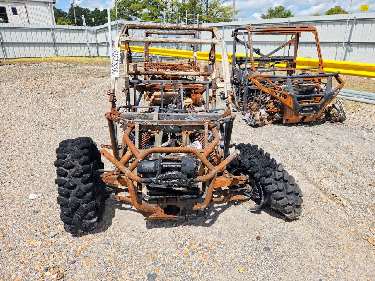 2024 CAN-AM Commander