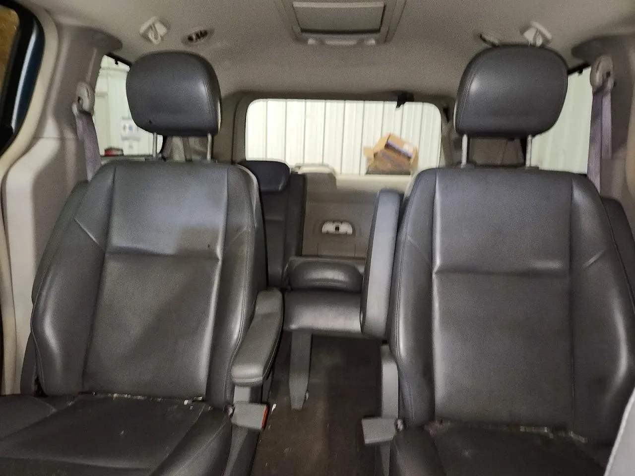 2010 VOLKSWAGEN Routan