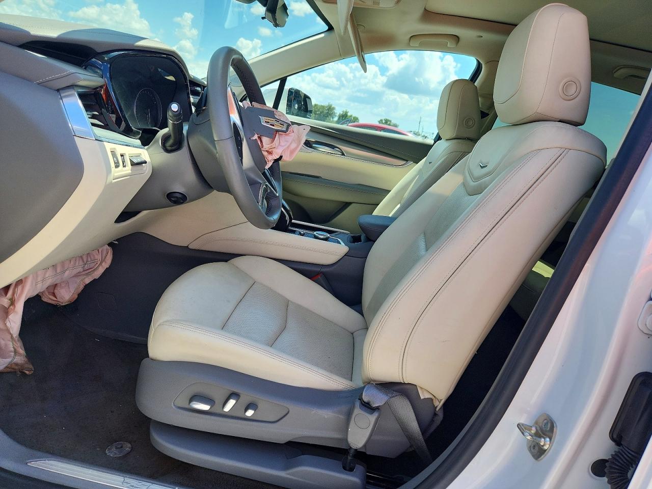 2024 CADILLAC XT5
