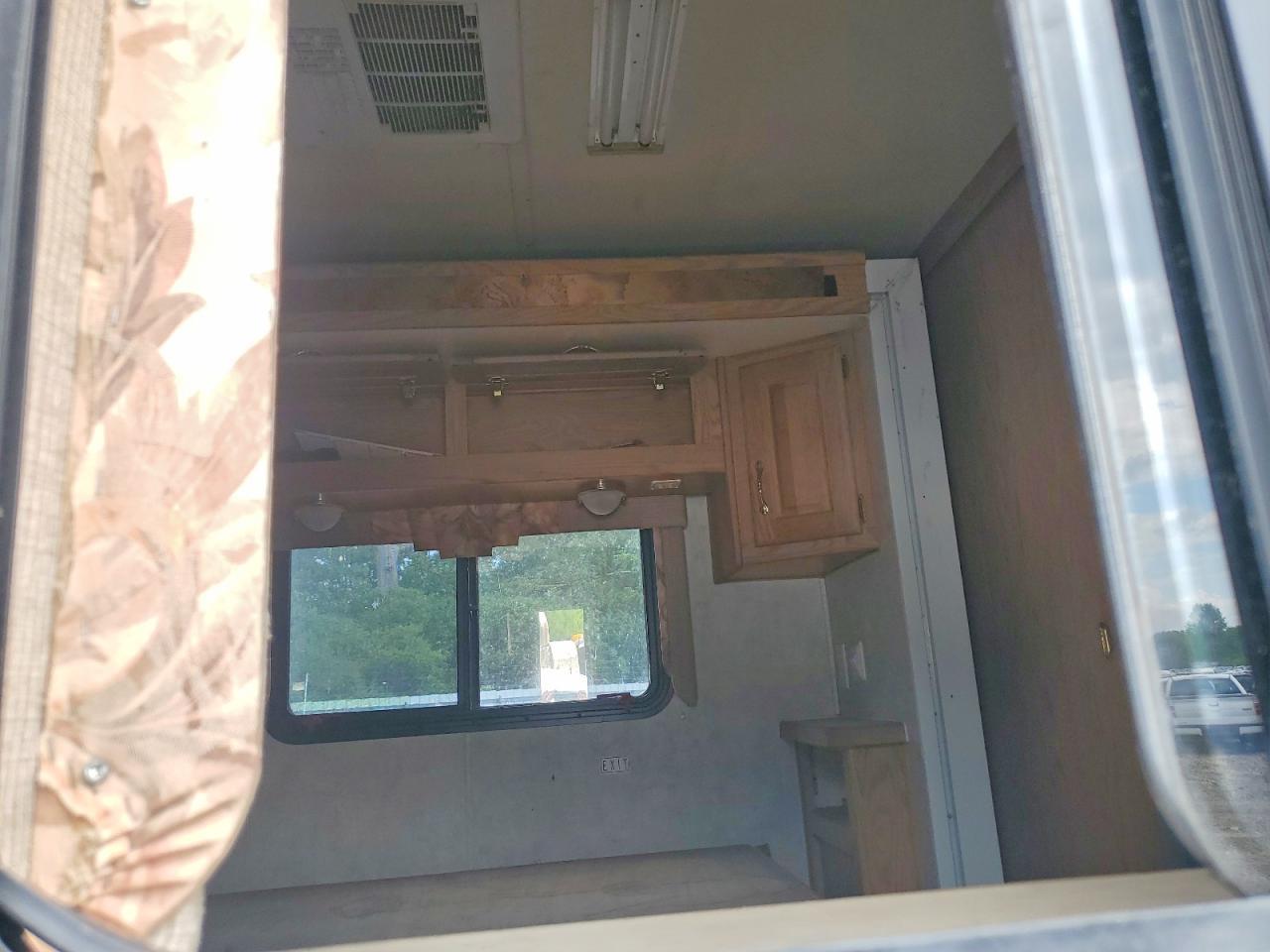 2004 Mona Recreational Vehicle (rv)