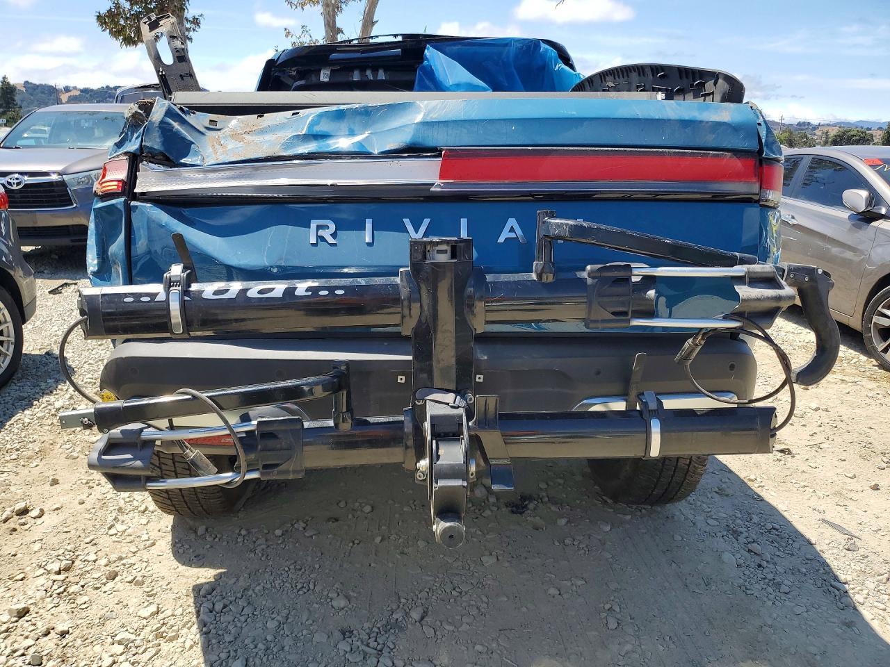 2022 RIVIAN R1t