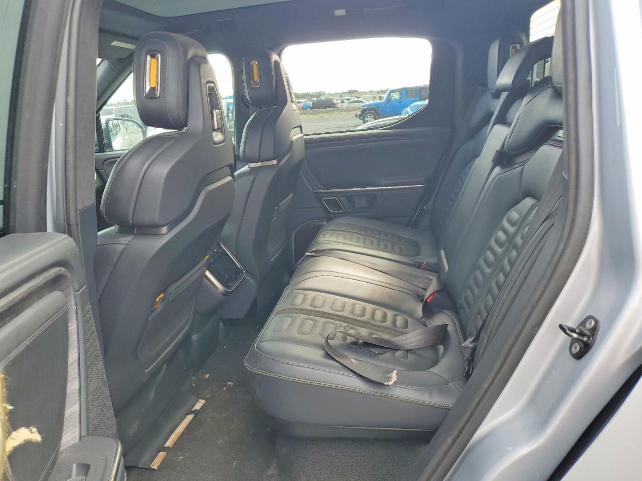 2022 RIVIAN R1t