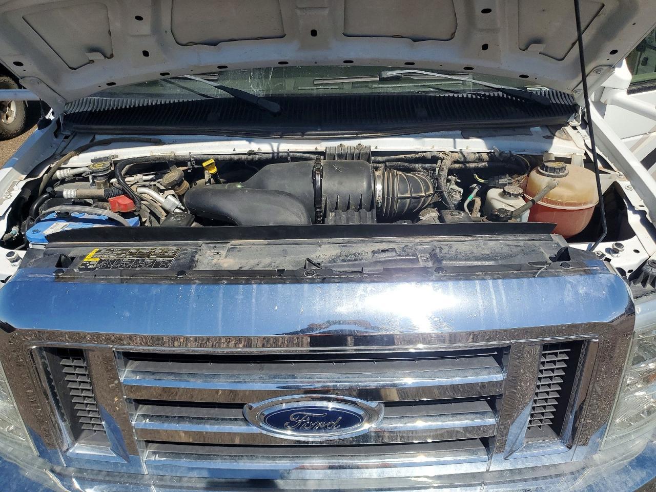 2017 FORD Chateau