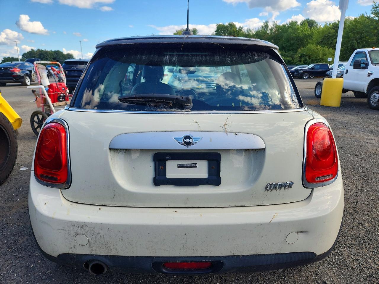 2015 MINI COOPER