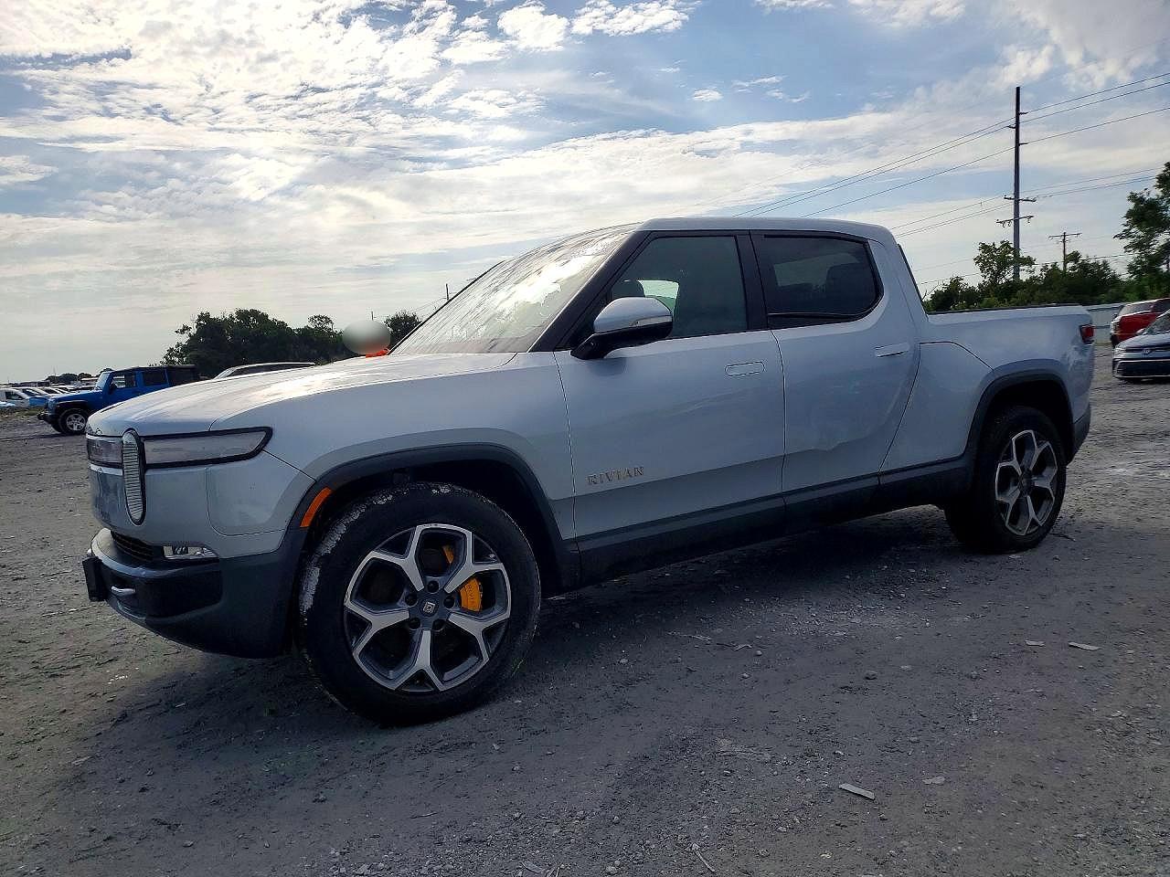 2022 RIVIAN R1t