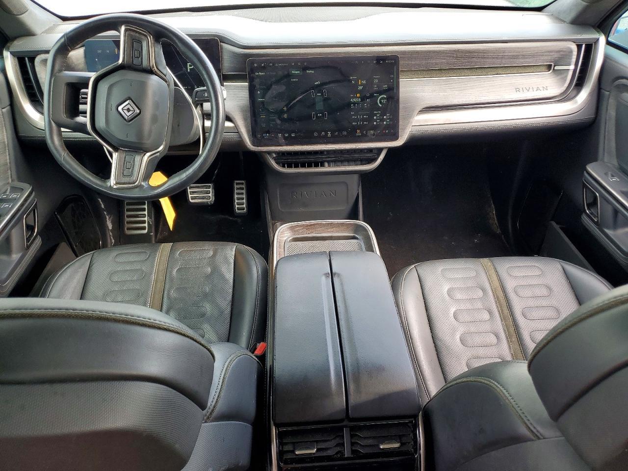 2022 RIVIAN R1t