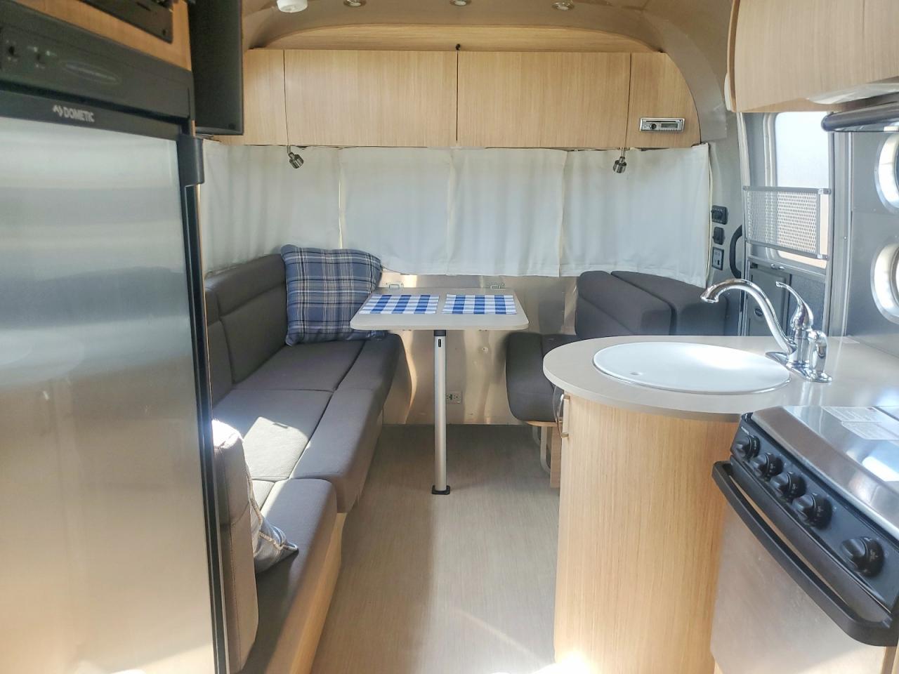 2018 AIRSTREAM Flying Cloud