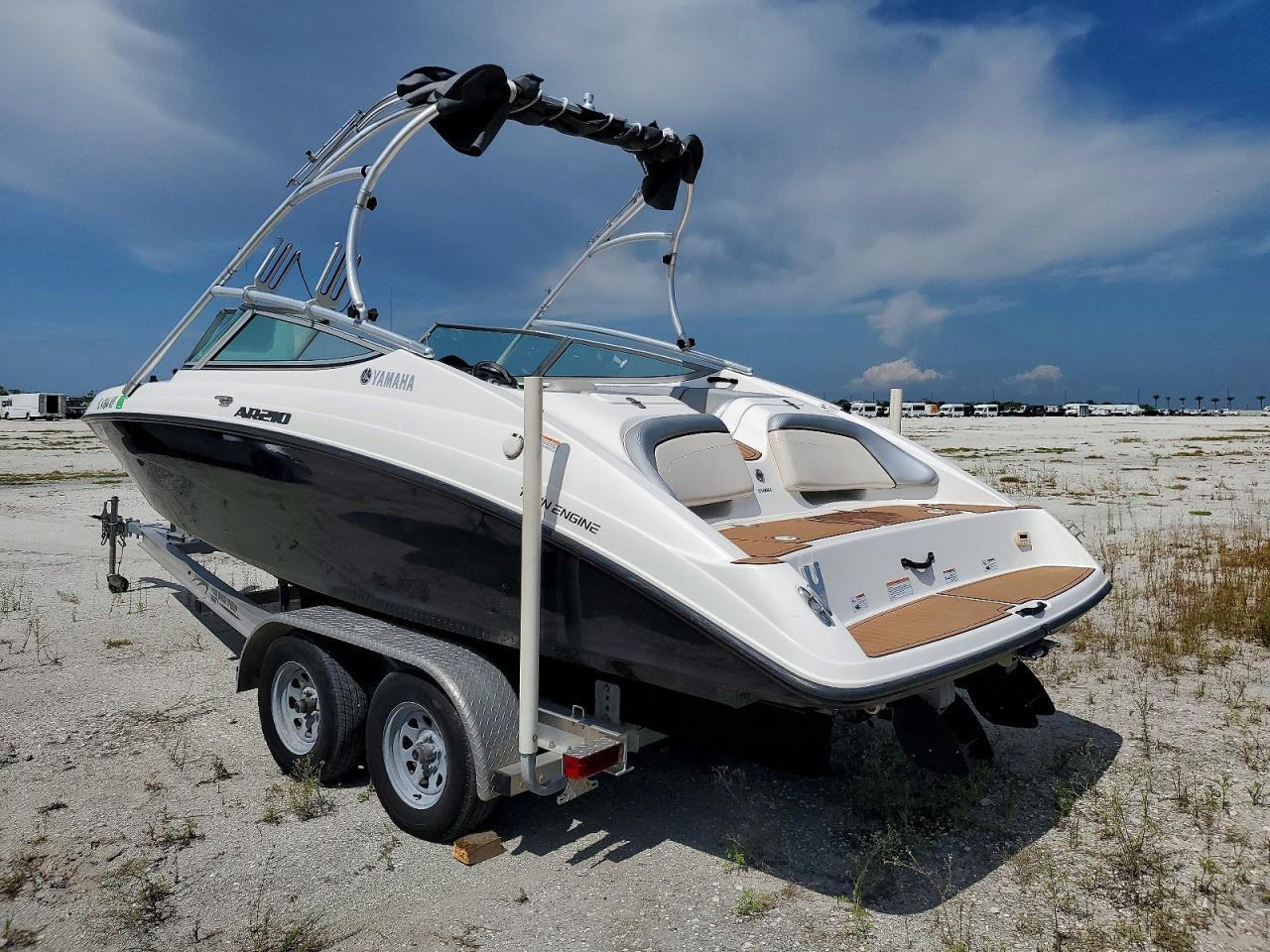 2012 YAMAHA Ar220 Yamaha W2100hp Wtrlr