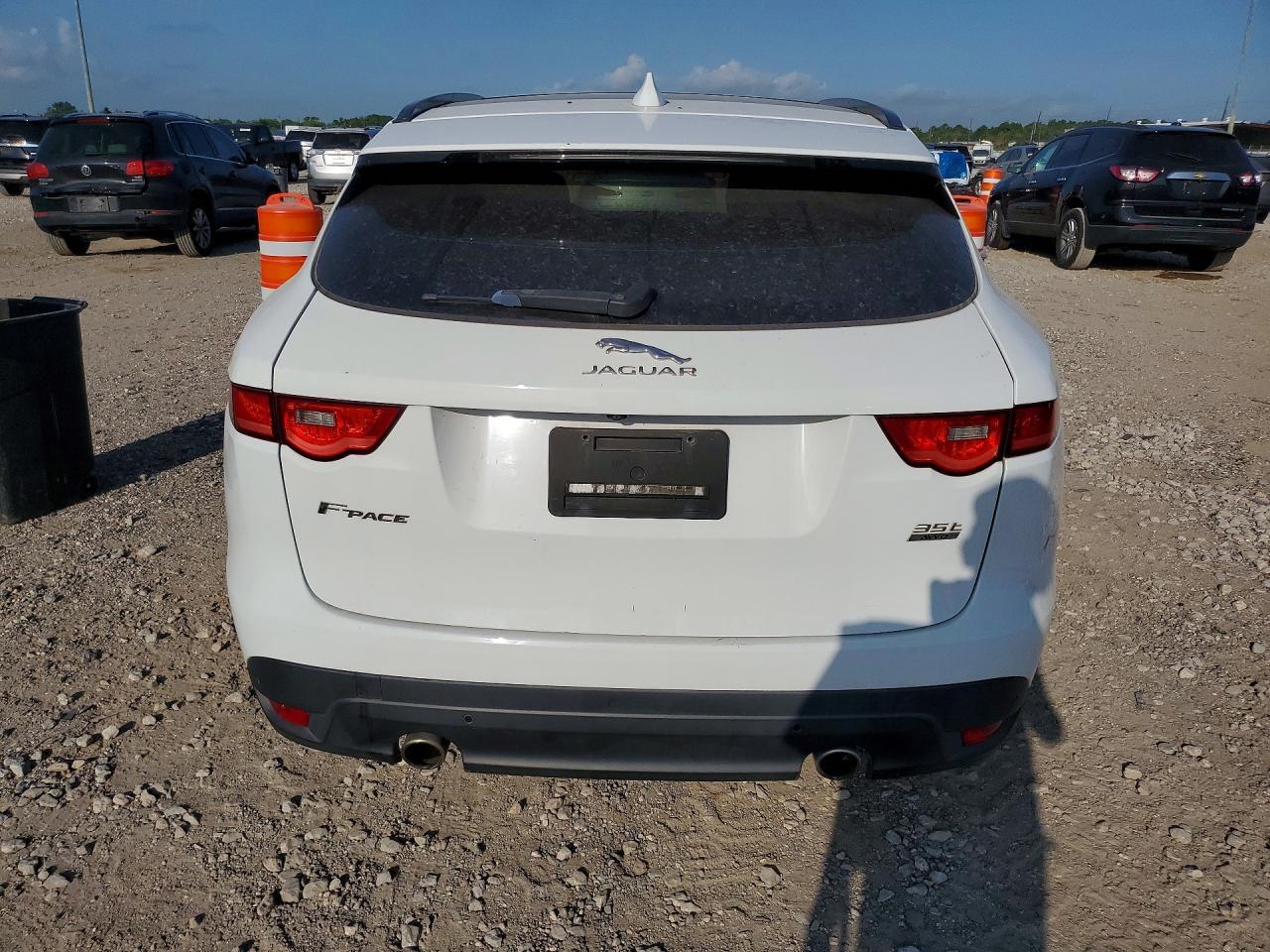 2017 JAGUAR F-Pace
