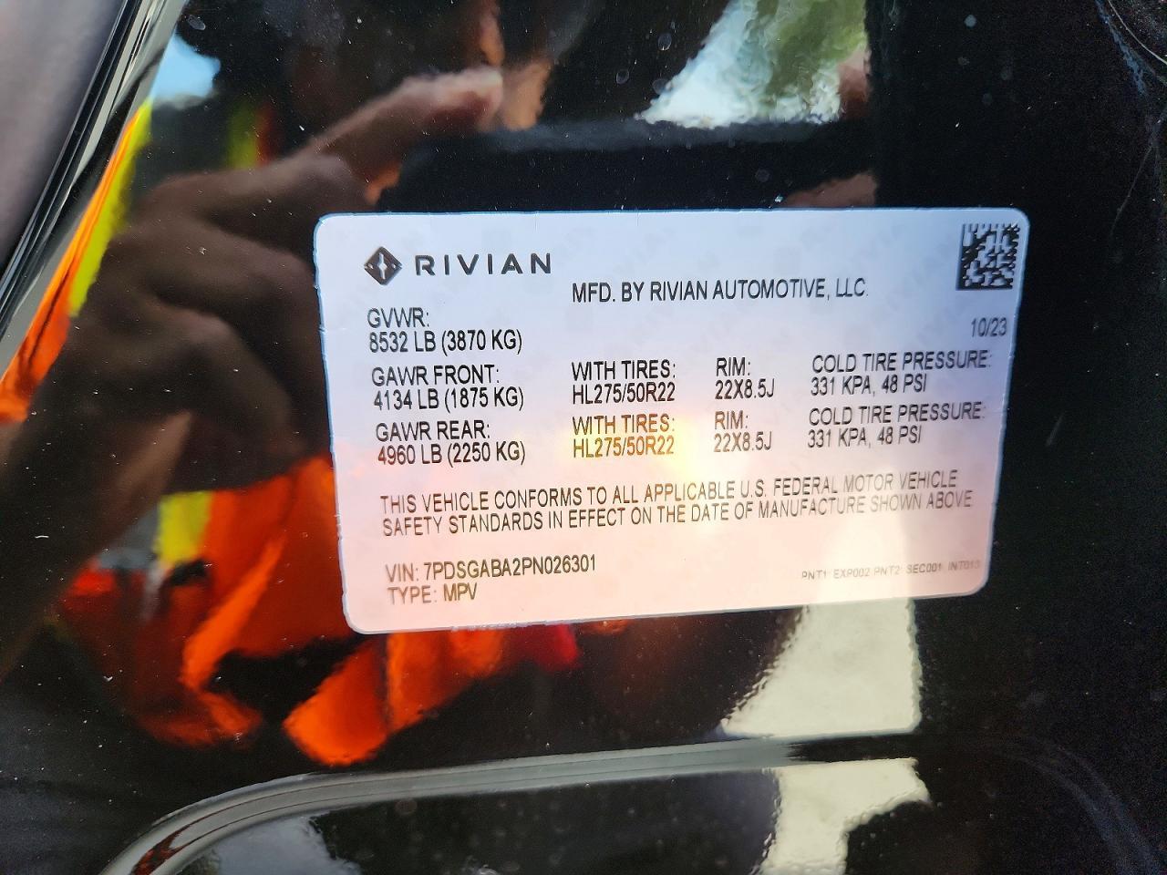 2023 RIVIAN R1s
