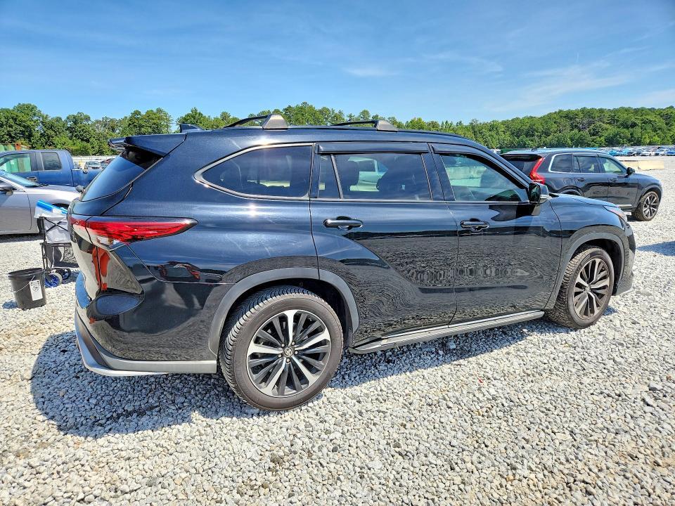 2022 TOYOTA HIGHLANDER