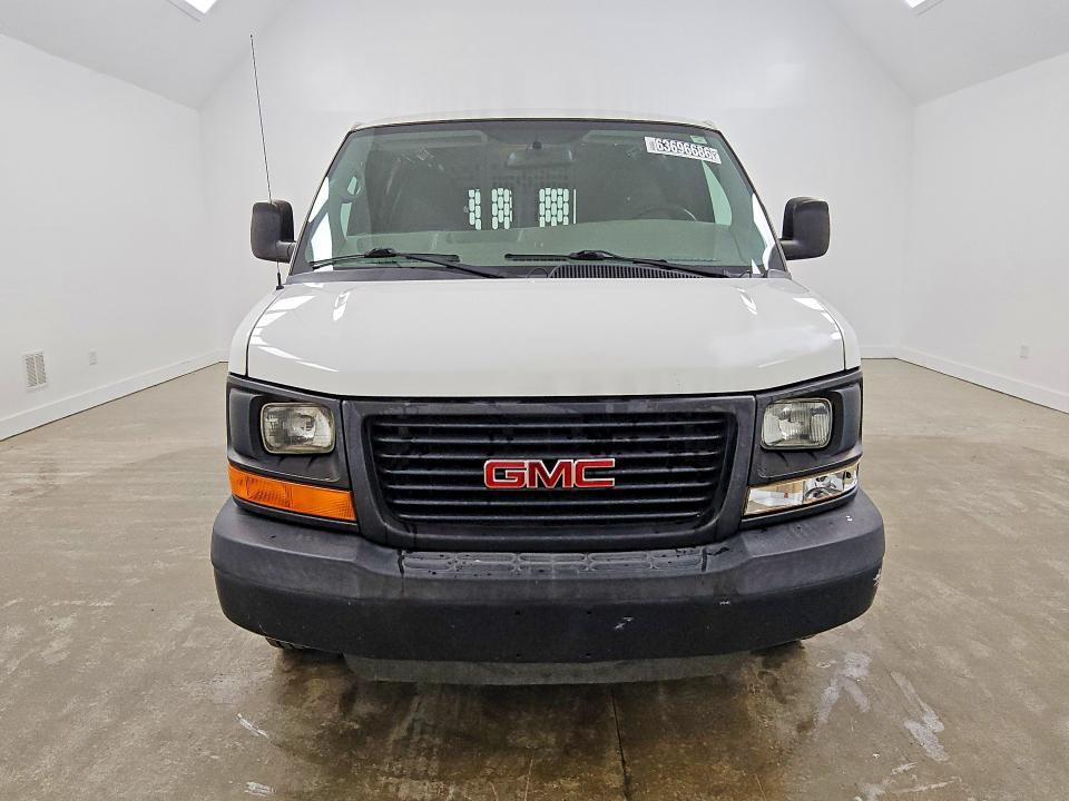 2015 GMC Savana