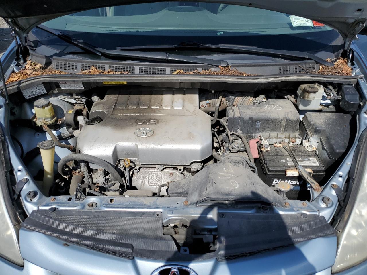 2009 TOYOTA SIENNA