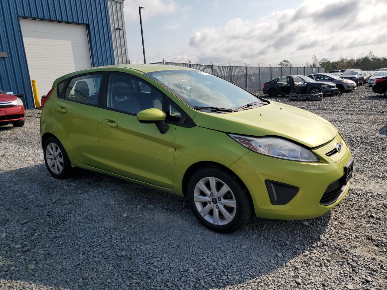2013 FORD Fiesta