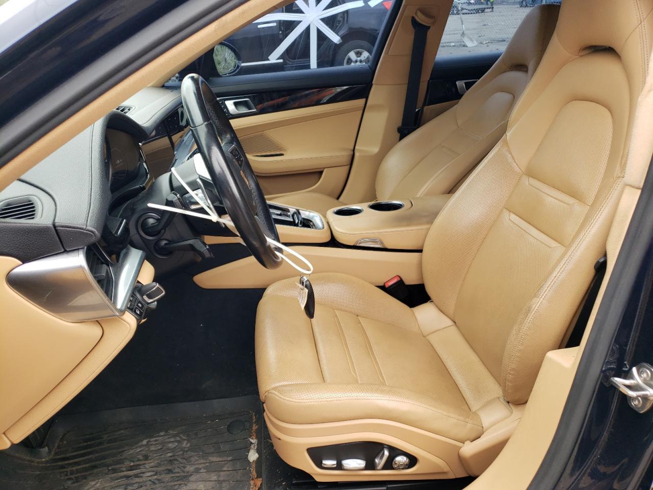 2018 PORSCHE Panamera