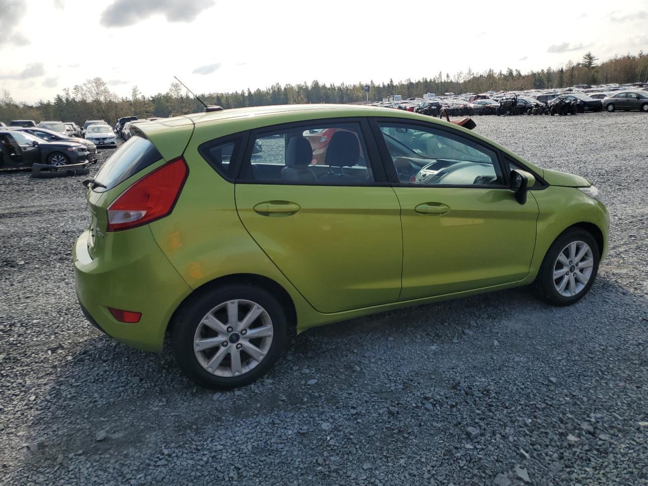 2013 FORD Fiesta