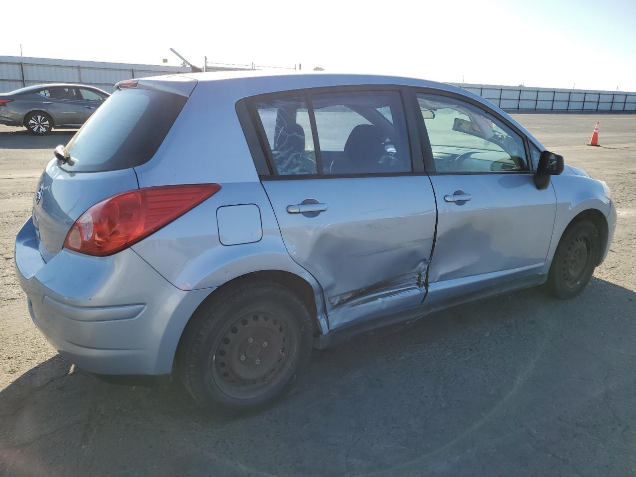 2011 NISSAN VERSA