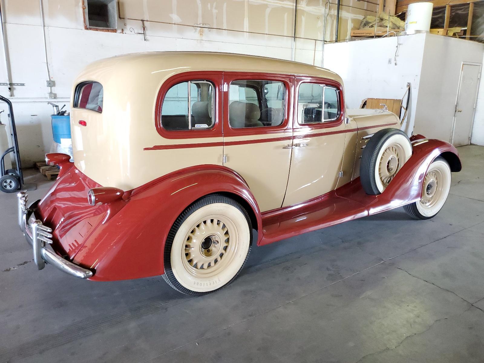 1933 OLDSMOBILE 88
