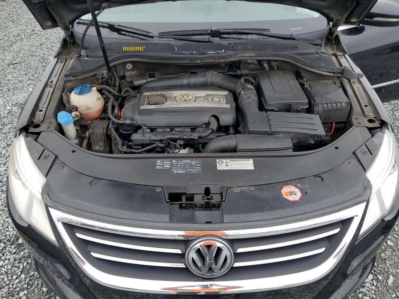 2011 VOLKSWAGEN Passat
