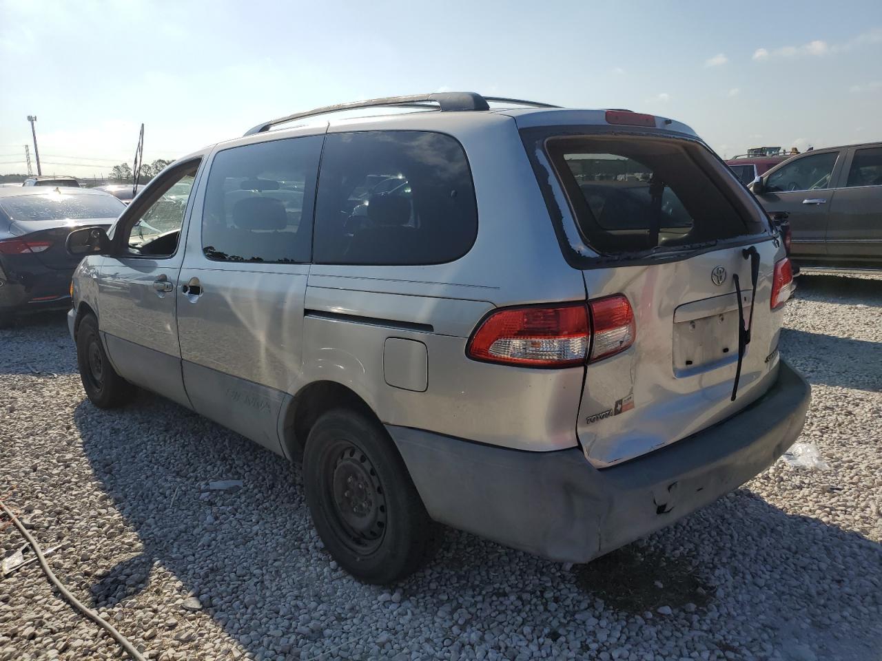 2003 TOYOTA SIENNA