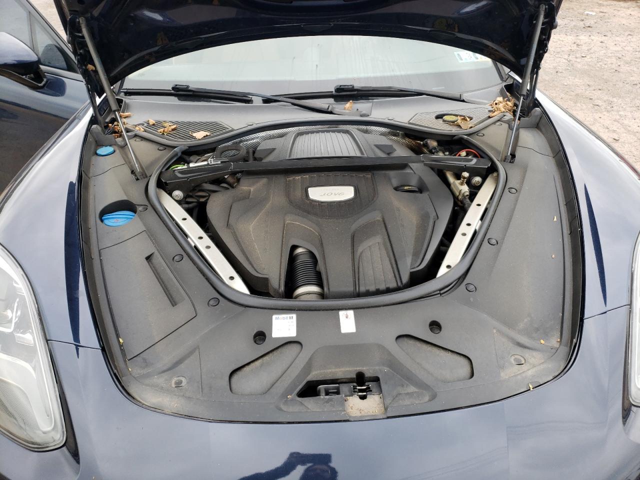 2018 PORSCHE Panamera