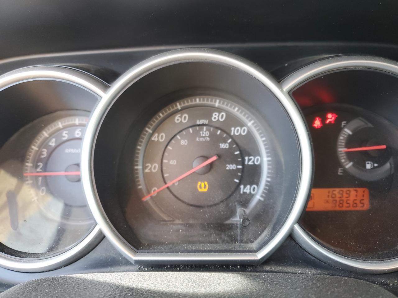 2011 NISSAN VERSA