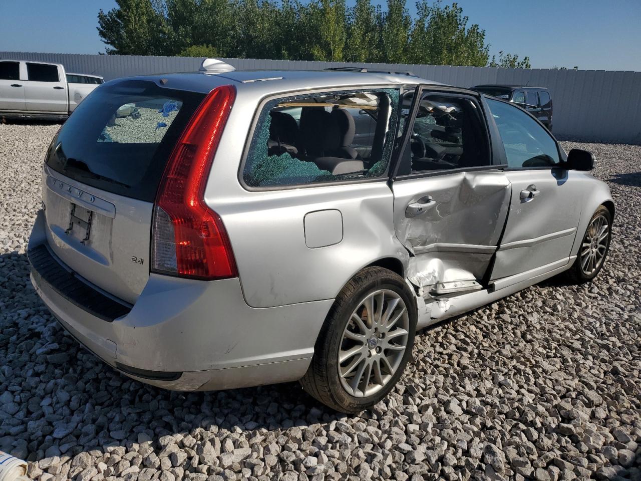 2010 VOLVO V50