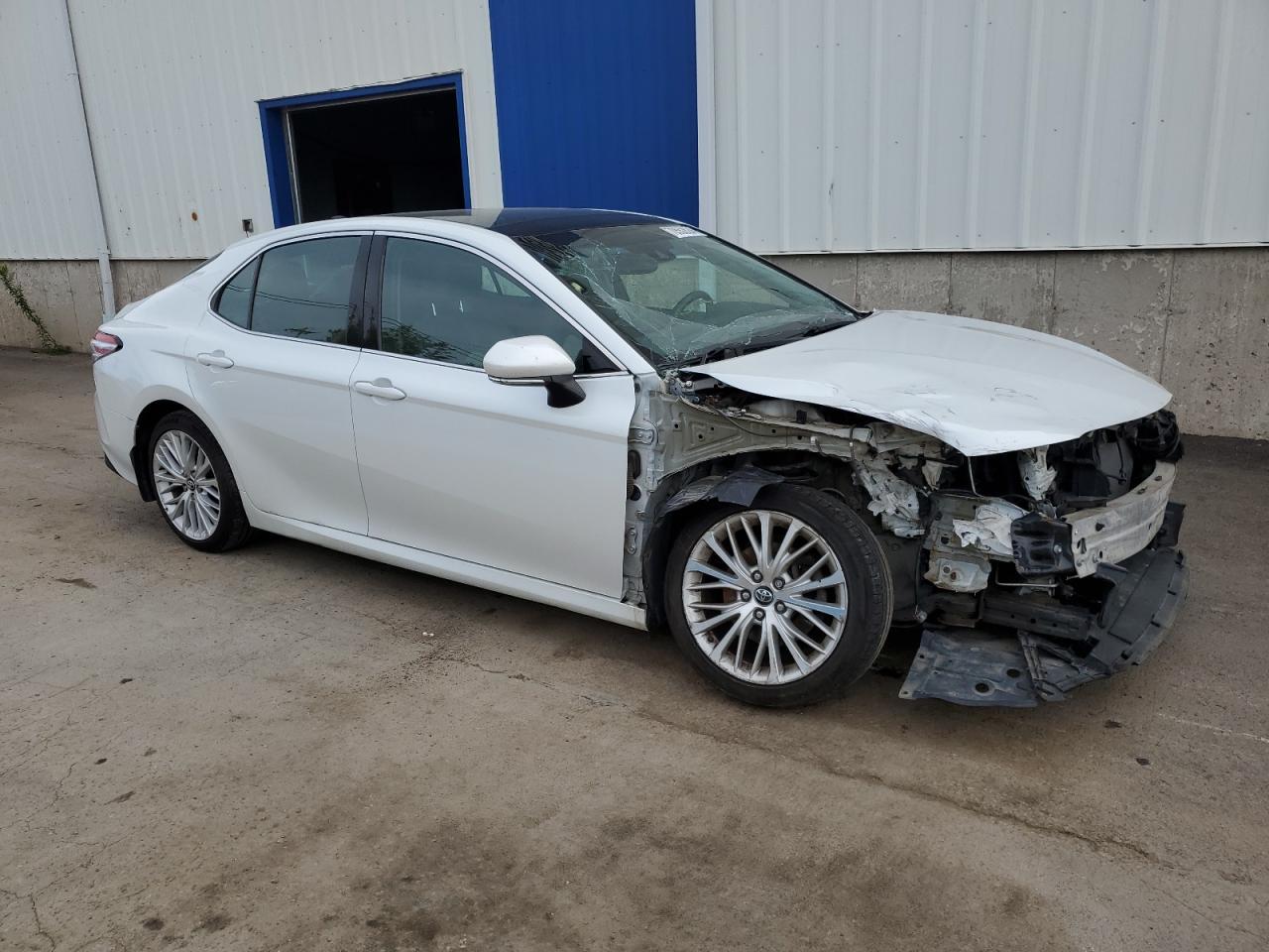 2018 TOYOTA CAMRY