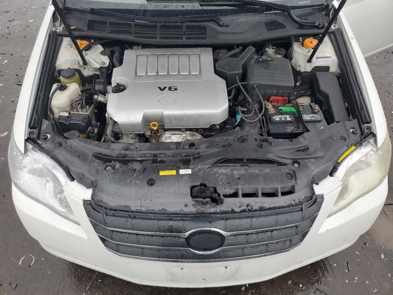 2005 TOYOTA Avalon