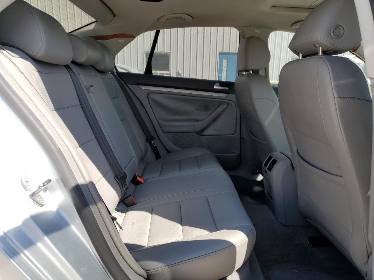 2006 VOLKSWAGEN JETTA
