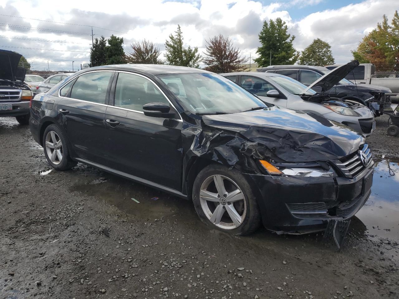 2014 VOLKSWAGEN Passat