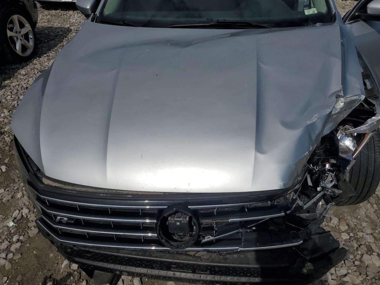 2017 VOLKSWAGEN Passat