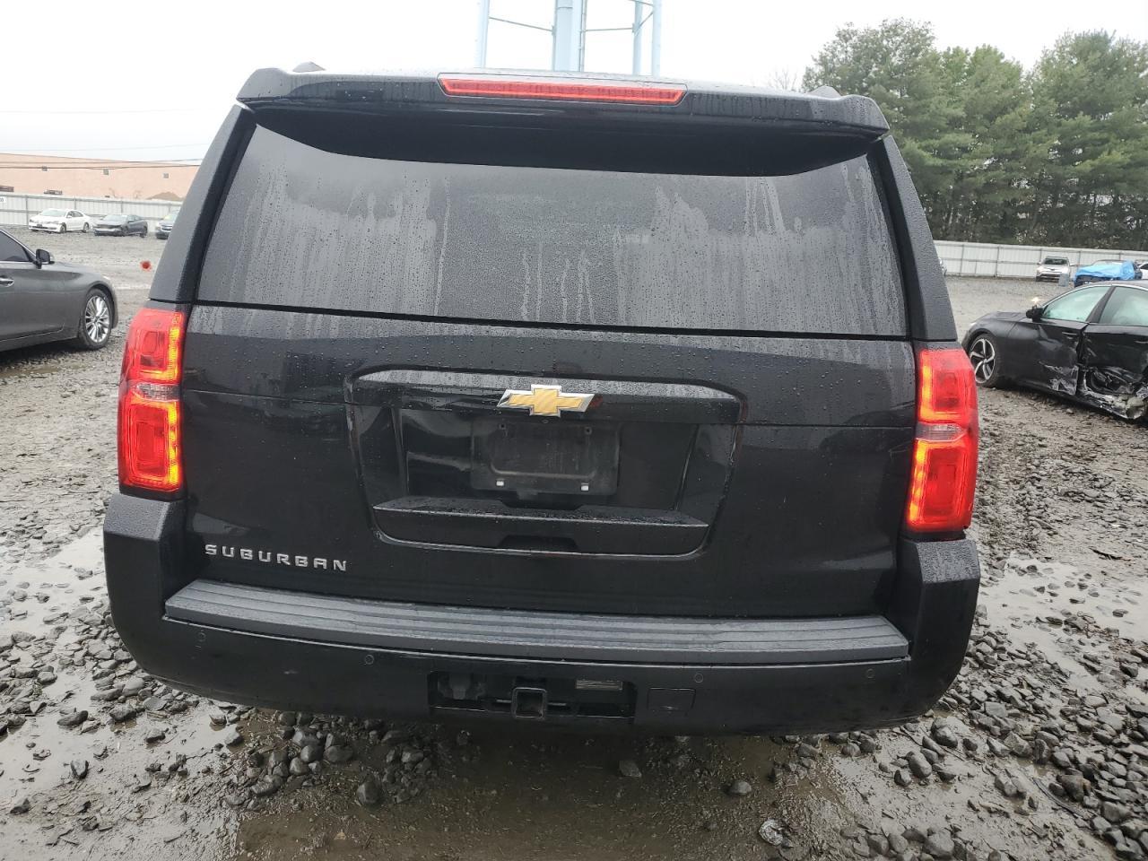 2018 CHEVROLET Suburban