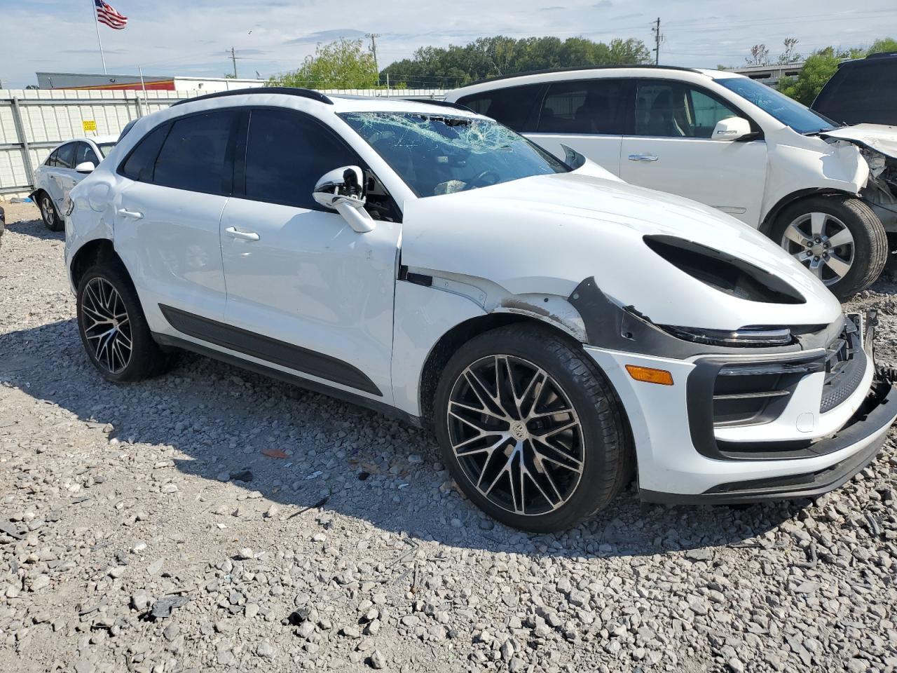 2022 PORSCHE Macan
