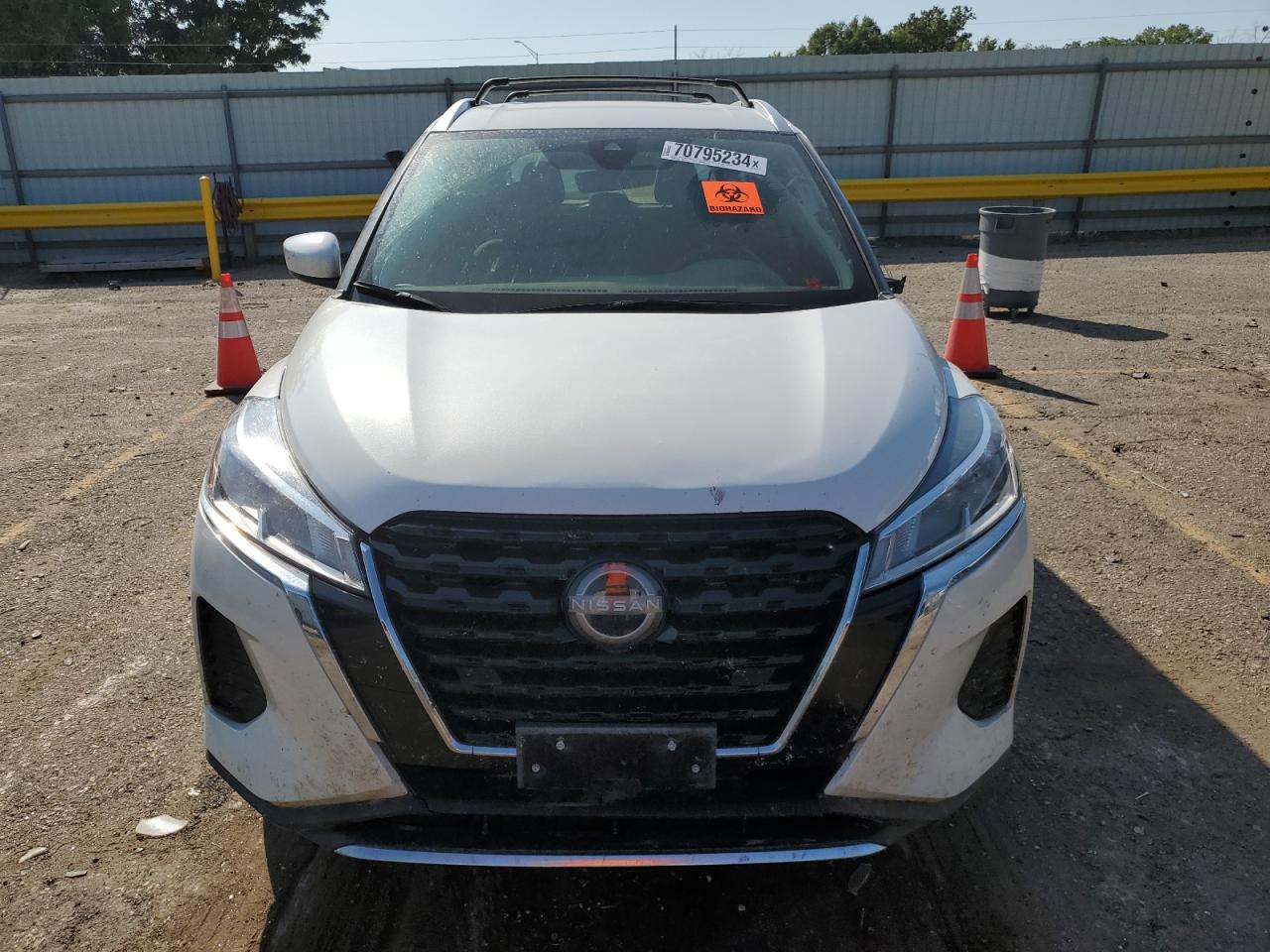 2022 NISSAN KICKS