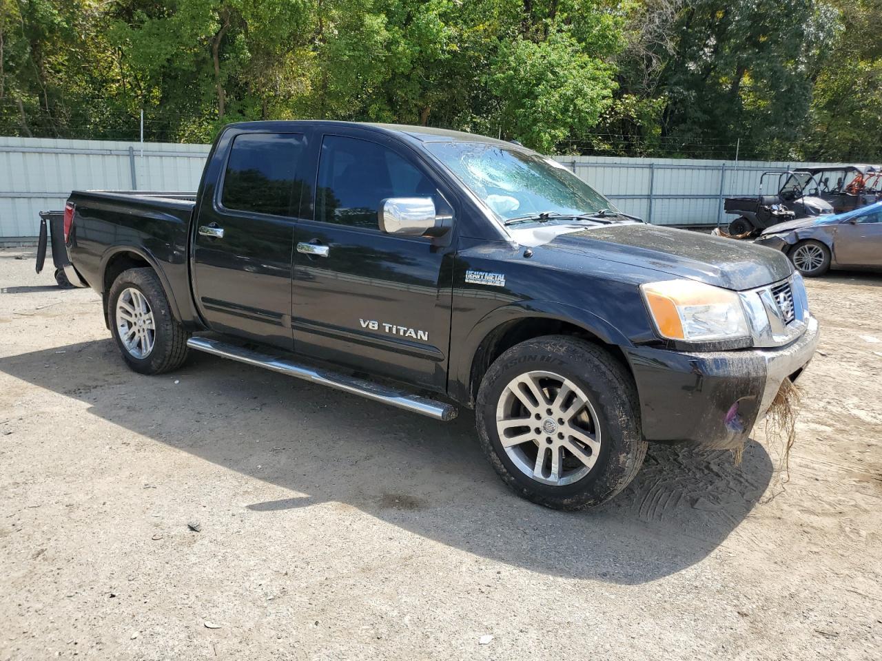 2011 NISSAN Titan