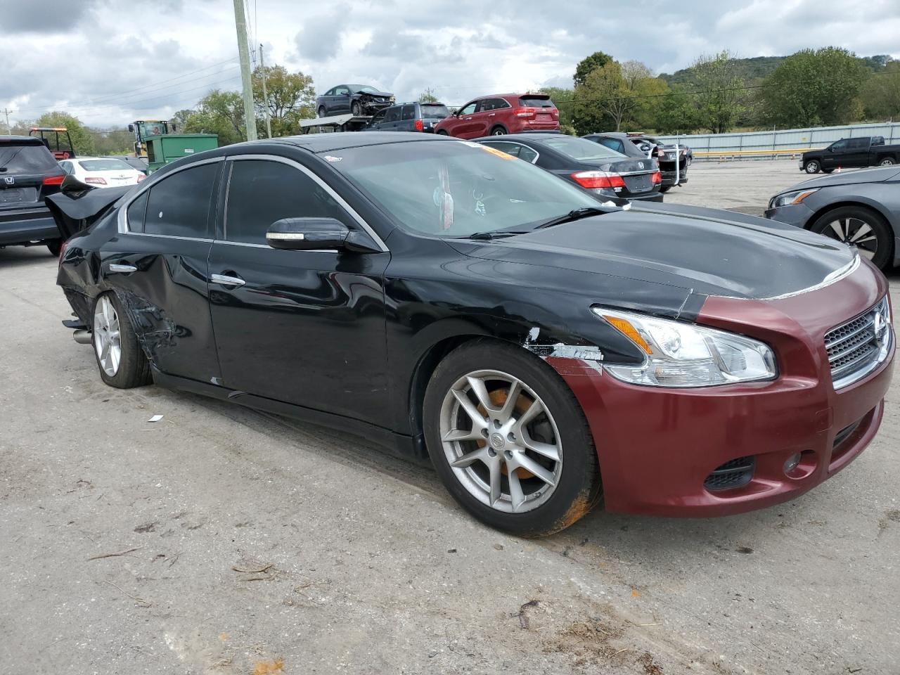 2011 NISSAN Maxima